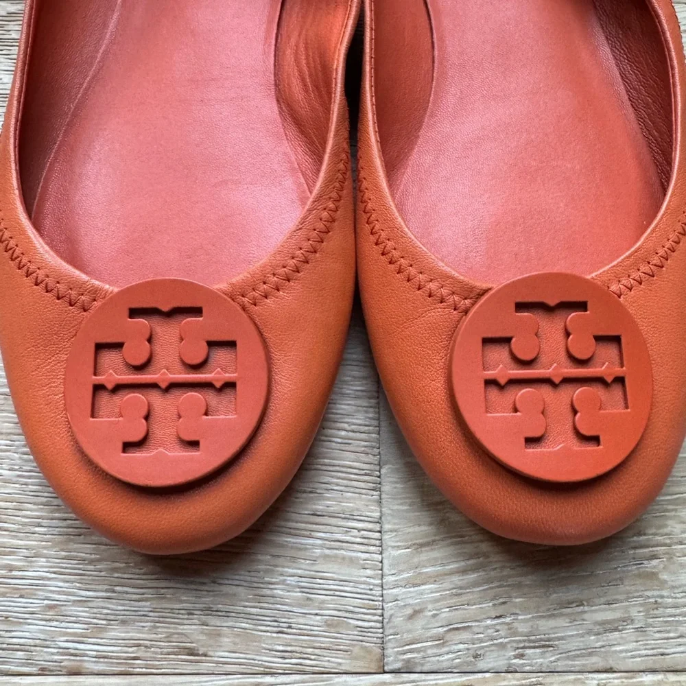 🔥TORY BURCH🔥 sz9.5 Orange Minnie travel flats price firm !